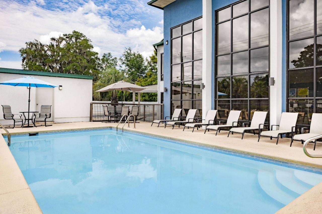 Days Inn & Suites By Wyndham Savannah Midtown Esterno foto