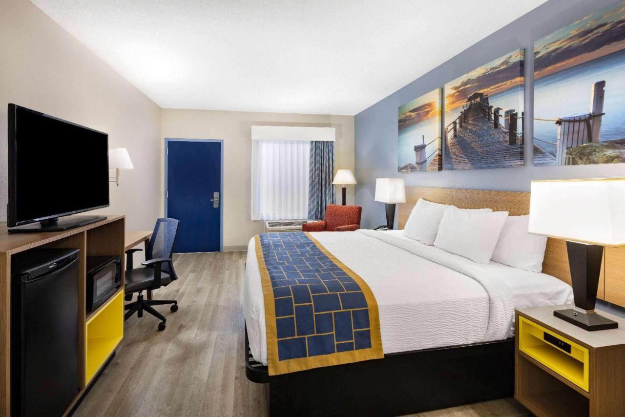 Days Inn & Suites By Wyndham Savannah Midtown Esterno foto