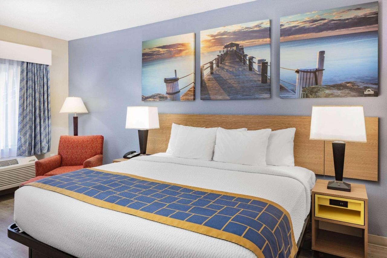 Days Inn & Suites By Wyndham Savannah Midtown Esterno foto