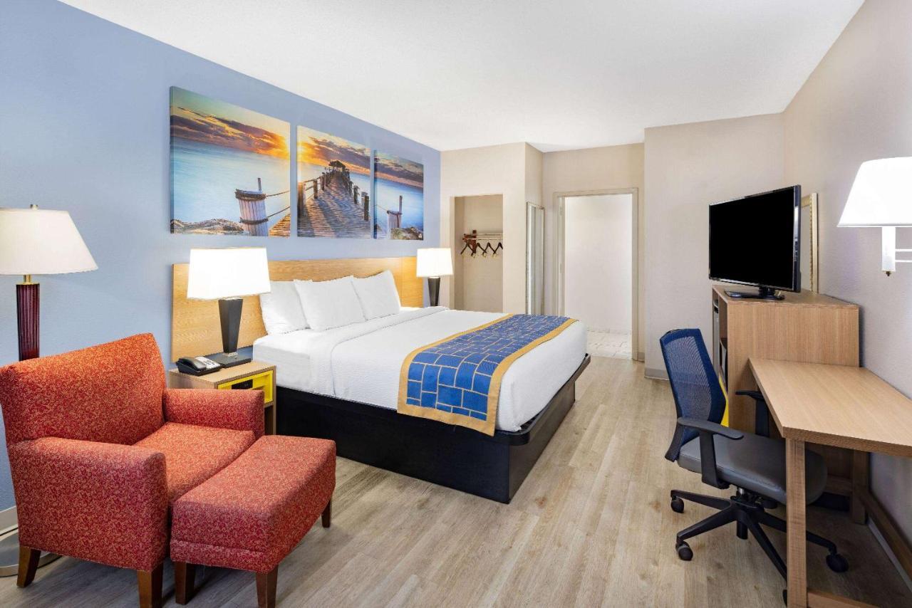 Days Inn & Suites By Wyndham Savannah Midtown Esterno foto