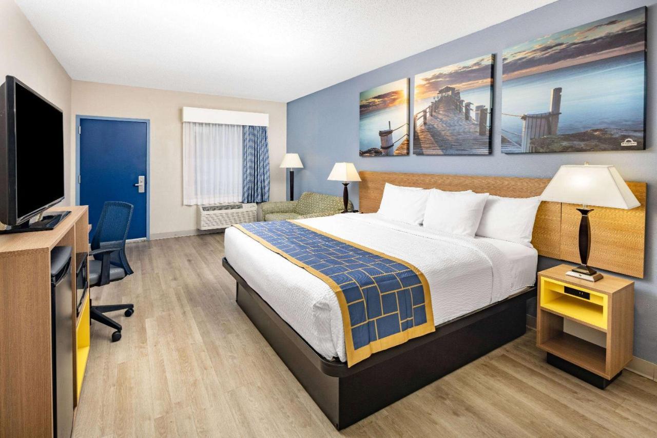Days Inn & Suites By Wyndham Savannah Midtown Esterno foto