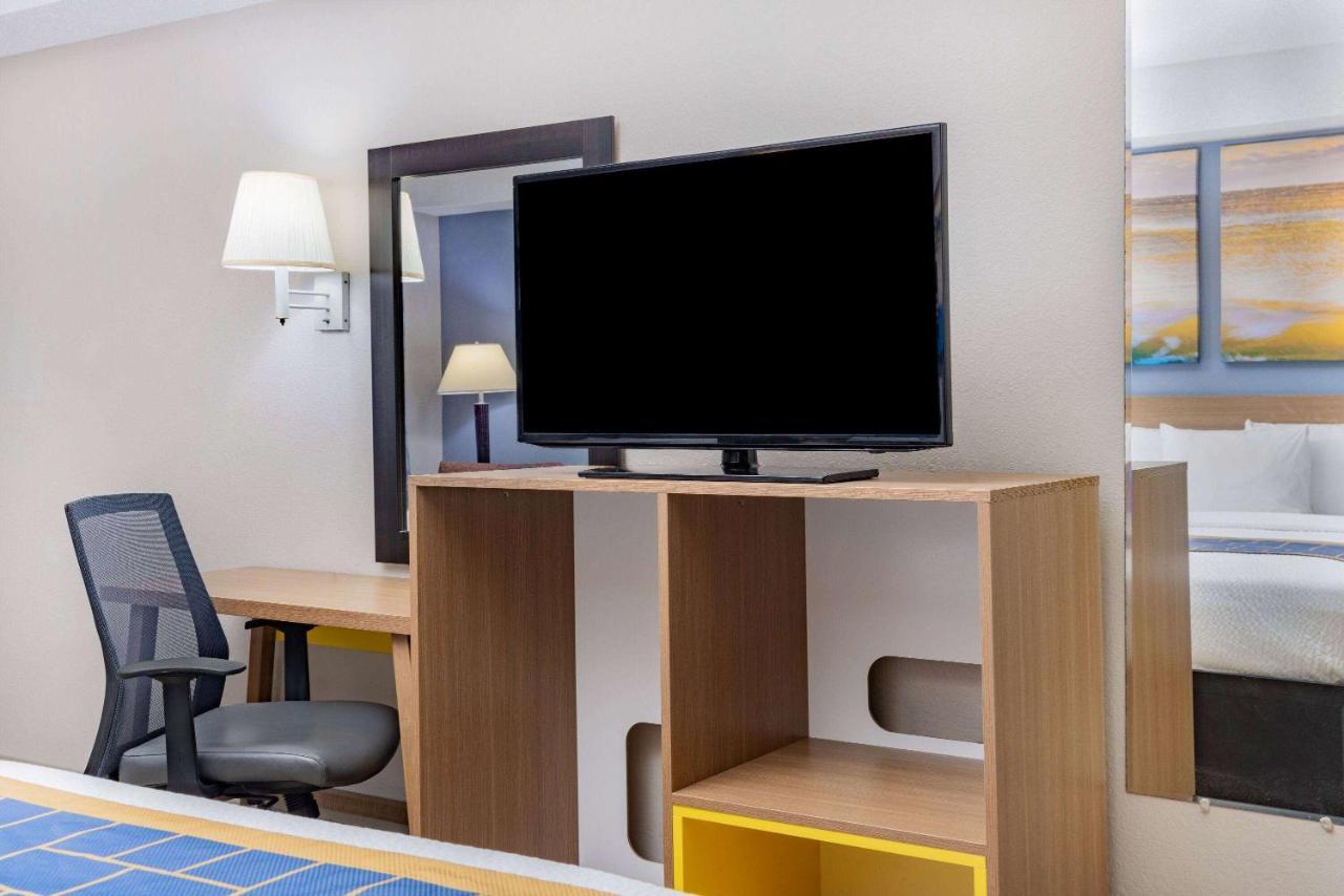Days Inn & Suites By Wyndham Savannah Midtown Esterno foto