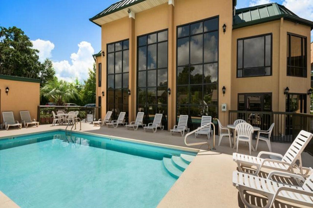 Days Inn & Suites By Wyndham Savannah Midtown Esterno foto
